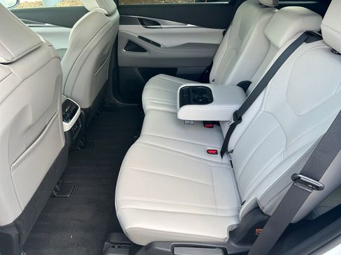 Certified 2026 INFINITI QX60 Luxe w/ Cargo Package FWD image 22