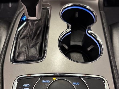 Used 2019 Jeep Grand Cherokee Limited image 31