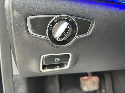 Used 2017 Mercedes-Benz S 550 4MATIC Sedan image 26