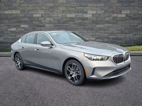 New 2026 BMW 530i xDrive w/ Premium Package AWD/4WD image 1