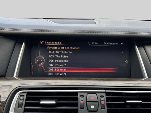 Used 2015 BMW 750Li xDrive image 25