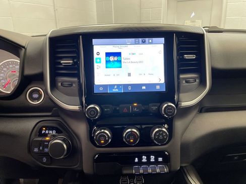 New 2026 RAM 1500 Express AWD/4WD image 12