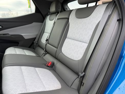 Used 2023 Chevrolet Bolt EUV Premier w/ Sun & Sound Package image 18