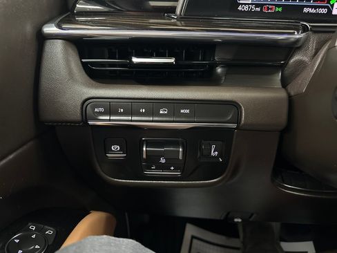 Certified 2023 Cadillac Escalade Sport AWD/4WD image 46
