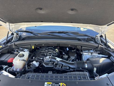 Used 2023 Jeep Grand Cherokee Limited image 34