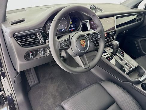 New 2026 Porsche Macan image 4