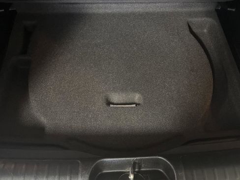 Used 2019 Jeep Cherokee Limited image 10