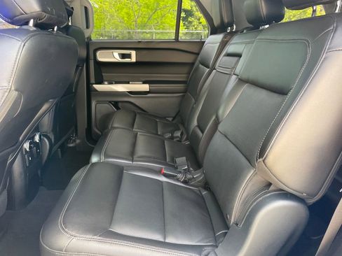 Used 2022 Ford Explorer Limited AWD/4WD image 22