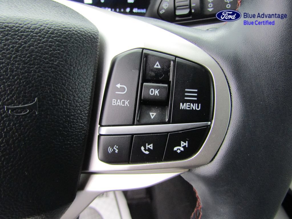 Used 2025 Ford Explorer Active AWD/4WD image 30