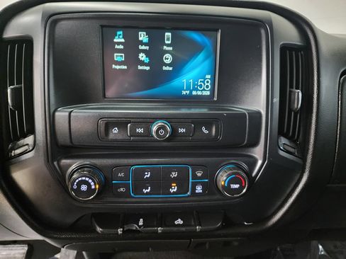 Used 2018 Chevrolet Silverado 1500 Custom w/ Custom Value Package AWD/4WD image 17