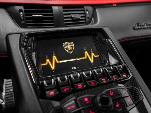 Used 2018 Lamborghini Aventador S image 43