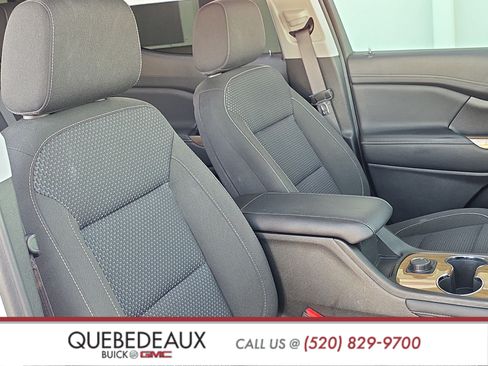 Used 2023 GMC Acadia SLE w/ Elevation Edition FWD image 30