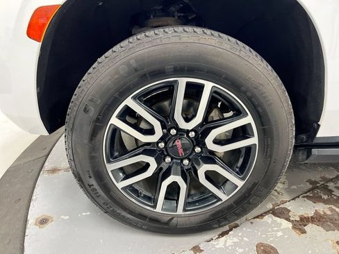 Used 2022 GMC Yukon XL AT4 AWD/4WD image 29