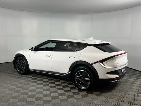 Used 2025 Kia EV6 Light w/ Light LR Technology Package image 9