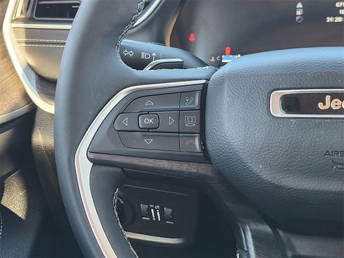 Used 2023 Jeep Grand Cherokee L Limited image 26