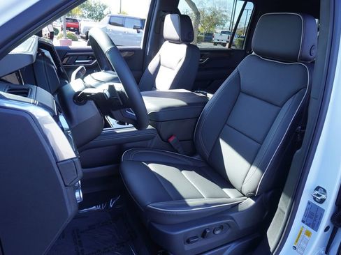 New 2026 GMC Yukon XL Elevation image 14