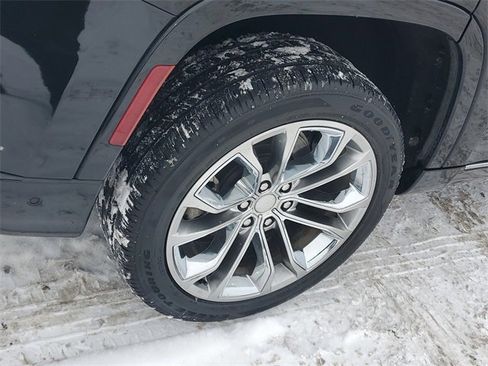 Used 2022 Jeep Grand Wagoneer Series II w/ Premium Group II image 5