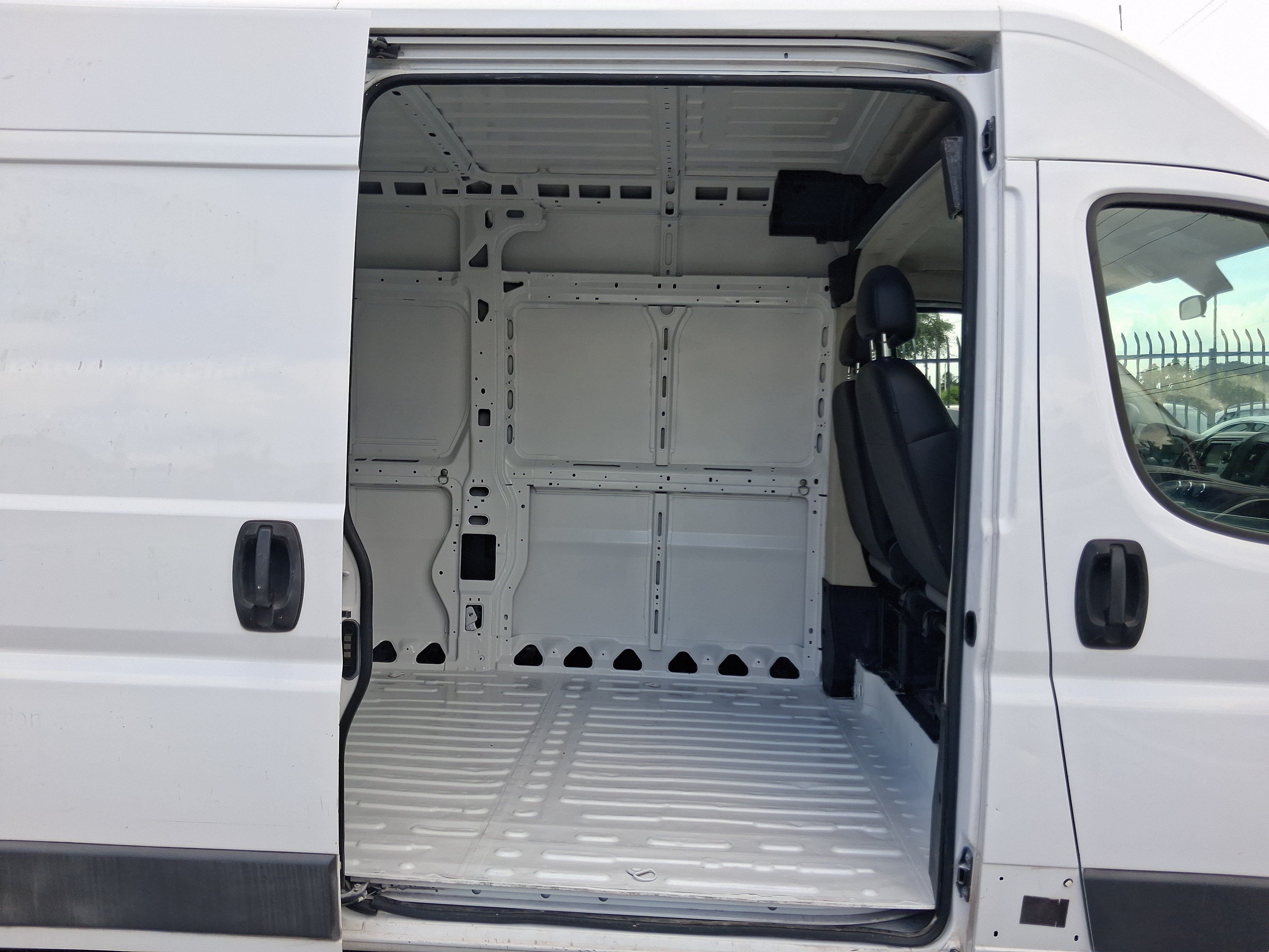 Used 2017 RAM ProMaster 2500 FWD image 10
