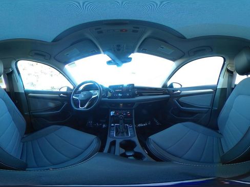 Used 2025 Volkswagen Jetta SE image 42