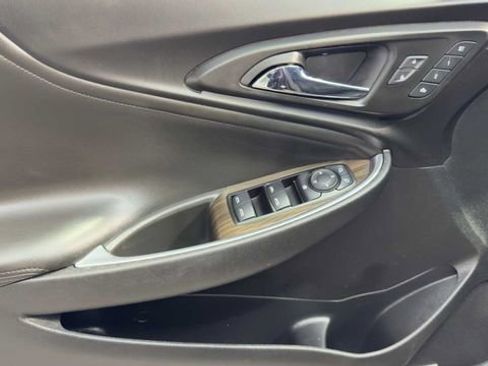 Used 2021 Chevrolet Malibu Premier FWD image 21