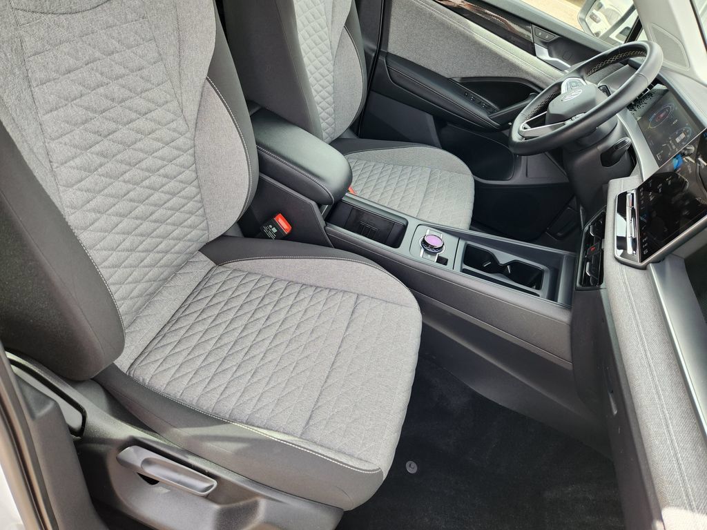 Certified 2025 Volkswagen Tiguan S AWD/4WD image 12