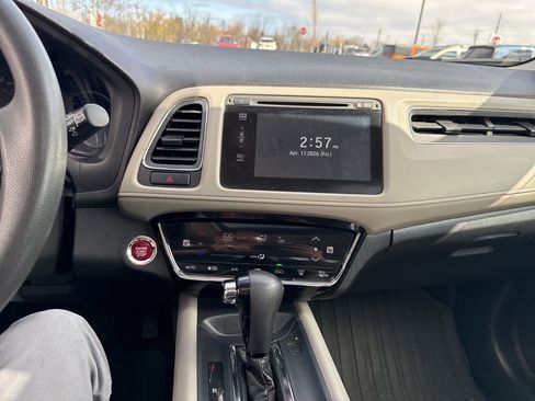 Used 2017 Honda HR-V EX image 10
