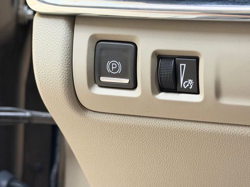 Certified 2023 Cadillac XT4 Luxury image 24