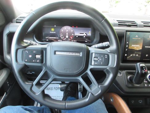 Used 2023 Land Rover Defender 110 X AWD/4WD image 12