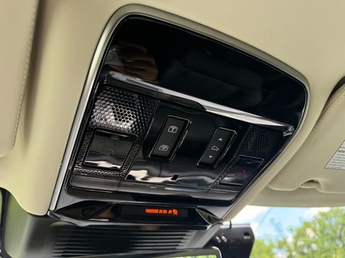 Used 2023 Land Rover Range Rover Autobiography AWD/4WD image 54