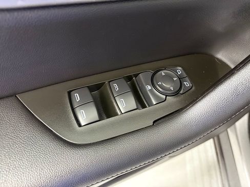 Used 2025 Chevrolet Blazer LT FWD image 18
