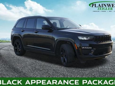 Used 2023 Jeep Grand Cherokee Limited w/ Luxury Tech Group II image 4