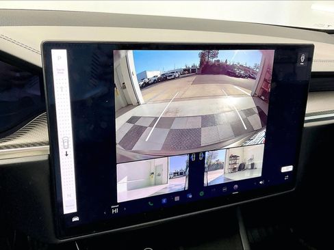 Used 2022 Tesla Model S Plaid image 23