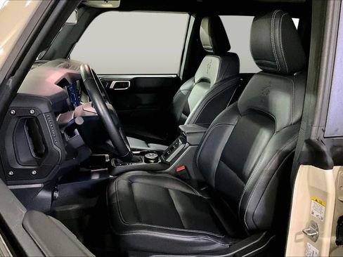 Used 2025 Ford Bronco Badlands AWD/4WD image 8