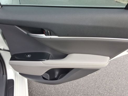 Used 2020 Toyota Camry XSE image 25