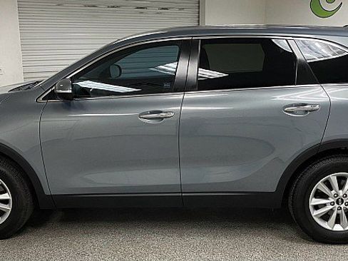 Used 2020 Kia Sorento L image 3