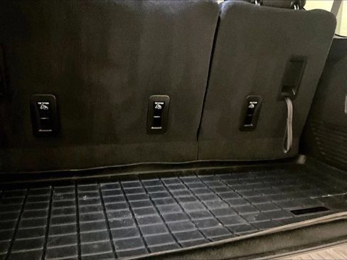 Used 2021 Chevrolet Tahoe Z71 image 35