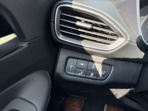 Used 2020 Hyundai Santa Fe SEL w/ Convenience + Premium Package image 35