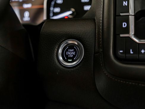 Used 2021 GMC Yukon Denali w/ Denali Premium Package image 26