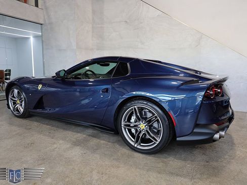 Used 2021 Ferrari 812 GTS image 6