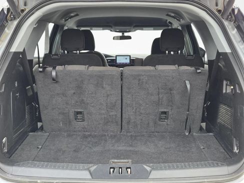 Used 2023 Ford Explorer XLT RWD image 8