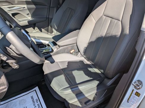 Used 2025 Audi Q5 Premium Plus w/ Premium Plus AWD/4WD image 12