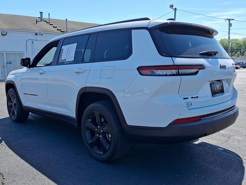 Used 2023 Jeep Grand Cherokee L Laredo AWD/4WD image 14