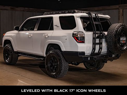 Used 2023 Toyota 4Runner TRD Off-Road Premium w/ Moonroof Package AWD/4WD image 6