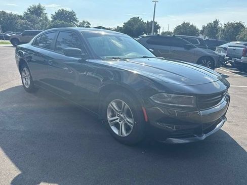 Used 2022 Dodge Charger SXT RWD image 5
