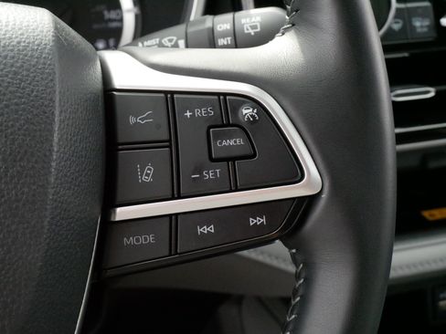 Certified 2025 Toyota Highlander XLE AWD/4WD image 26