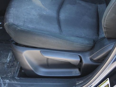 Used 2015 MAZDA MAZDA3 i Touring w/ Technology Package image 16