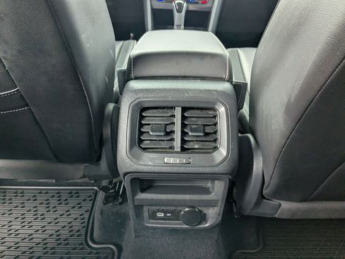 Used 2022 Volkswagen Tiguan SE FWD image 21