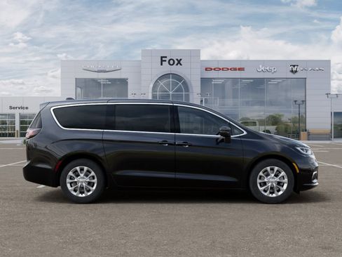 New 2026 Chrysler Pacifica Select AWD/4WD image 21