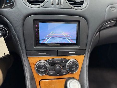 Used 2008 Mercedes-Benz SL 550 w/ P1 Pkg image 28