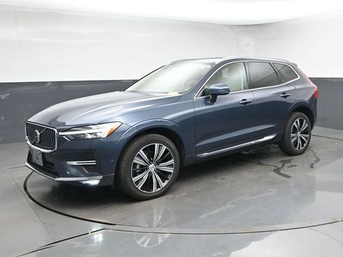 Used 2023 Volvo XC60 B5 Plus w/ Climate Package AWD/4WD image 4
